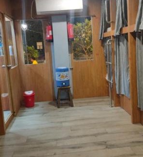 Alkapuri Hotel | Jay Ambe Dormitory