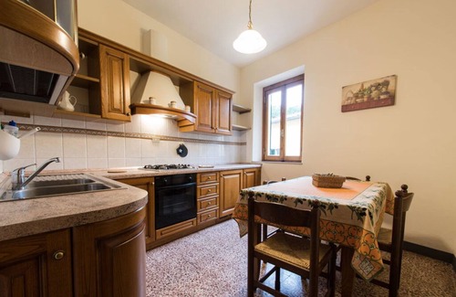 Monte Benichi Apartment | JAY APARTMENT IN THE TUSCAN HILLS