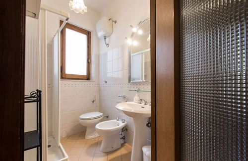 Monte Benichi Apartment | JAY APARTMENT IN THE TUSCAN HILLS