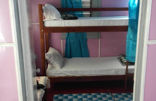 Penlyne Castle House | Jay's Guest House