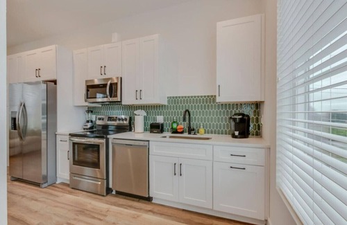 Hope Gardens House | Jazz Junction –2 BRs/5 Beds – 7 Mins to Broadway