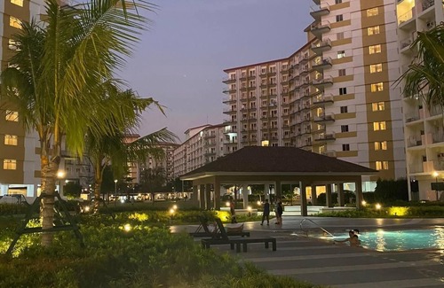 San Dionisio Condo | Jazz's Cozy Abode- W/PS4,Netflix,Karaoke/Near NAIA