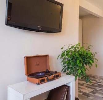 Sofia City Center Apartment | Jazzy Sofia Downtown Apartment