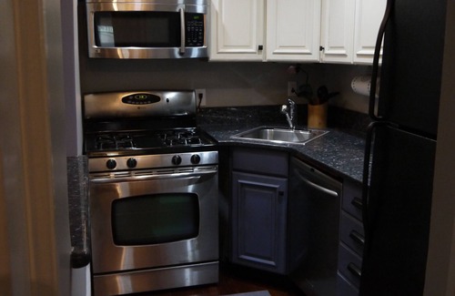 Faubourg Marigny House | JAZZY SWEET SPOT 1BLK TO FRENCH QUARTER 1.5 BLKS TO FRENCHMEN. Free Wi-Fi.