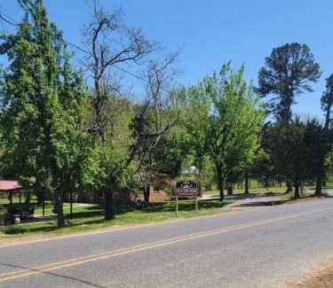 Mena House | JB's-Getaway in the mountains with trails and more