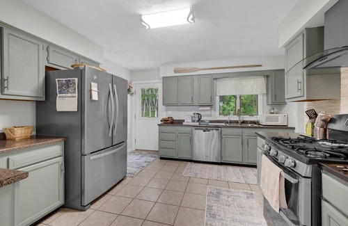 Sullivan House | JCR Taunton Bay Hideaway by RedAwning
