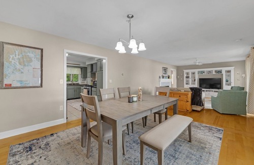 Sullivan House | JCR Taunton Bay Hideaway by RedAwning