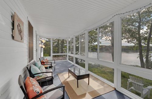 Sullivan House | JCR Taunton Bay Hideaway home