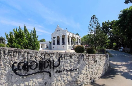 Sing Buri Bed & Breakfast | Je t'aime cafe & villa