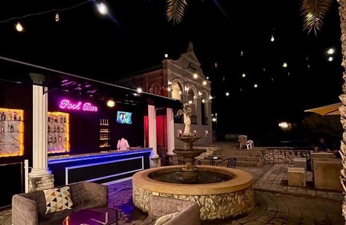 Sing Buri Bed & Breakfast | Je t'aime cafe & villa