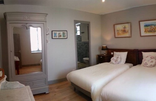 Saint-Haon-le-Chatel House | JEANNE room of the Saint Jacques relay