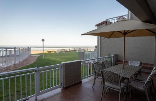 Jeffreys Bay Apartment | Jeffreys Bay Villas on The Beach