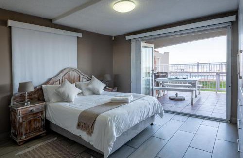 Jeffreys Bay Apartment | Jeffreys Bay Villas on The Beach