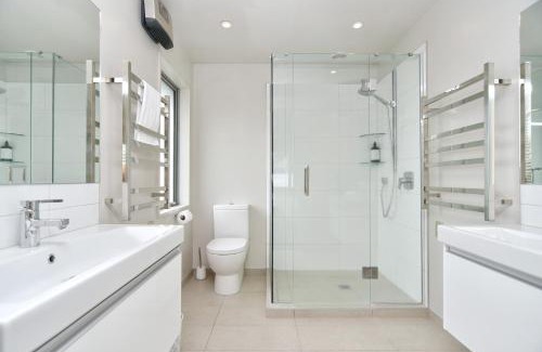 Christchurch House | Jeffreys Road - Christchurch Holiday Homes