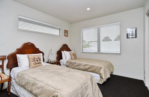 Christchurch House | Jeffreys Road - Christchurch Holiday Homes