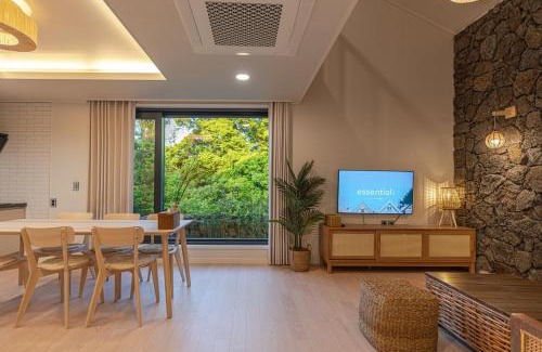 Nohyeong-dong House | Jeju at Aewol Forest 402