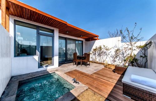 Pyoseon House | Jeju Breeze