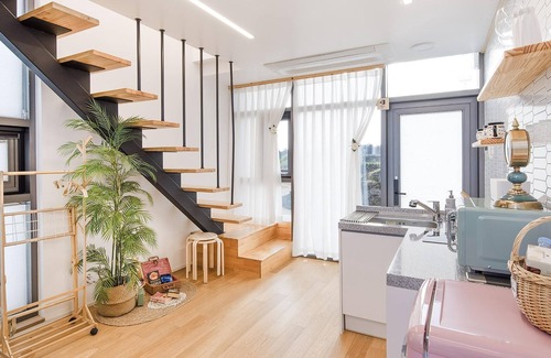 Pyeongdae-ri House | Jeju Geunalohu Pension