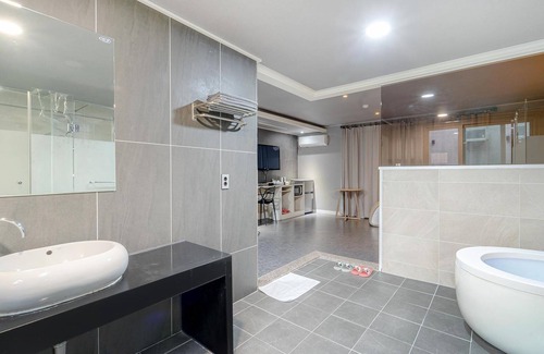 Aewol House | Jeju Ignis