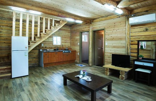 Pyoseon House | Jeju Joa Log Pension