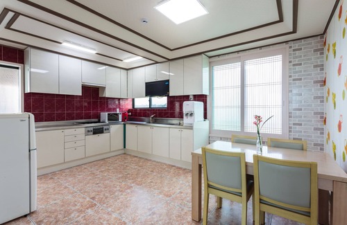 Jocheon House | Jeju Wayo Pension