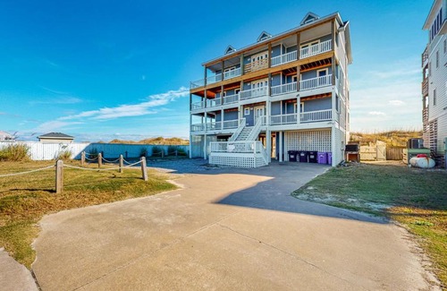 Hatteras House | Jekyll's Hydeout #1HH