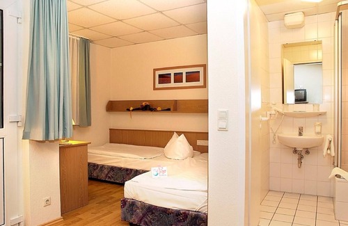 Goschwitz Hotel | Jembo Park