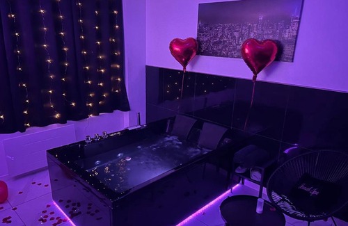 Montereau-Fault-Yonne Apartment | Jennah Spa