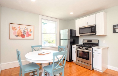 Wayland Apartment | Jennifer's College Hill Apartment Close to Everything