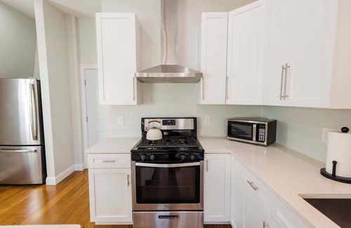 Federal Hill Apartment | Jennifer's Penthouse Panoramic City View Apartment with Deck