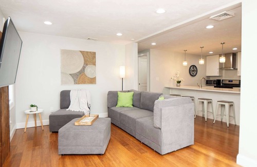 Federal Hill Apartment | Jennifer's Penthouse 2 Floor Apartment - Amazing City View!