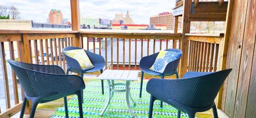 Federal Hill Apartment | Jennifer's Private Amazing View Walkable Apartment with Relaxing Deck