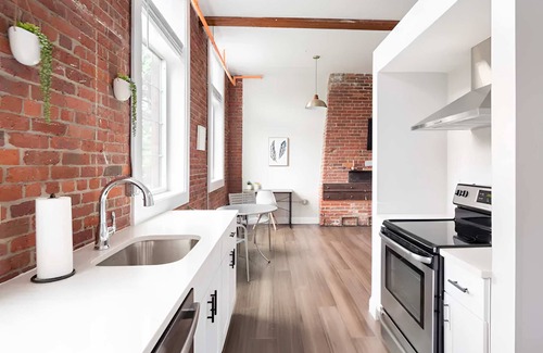 College Hill Apartment | Jennifer’s Stylish Downtown Brick Foundry Escape