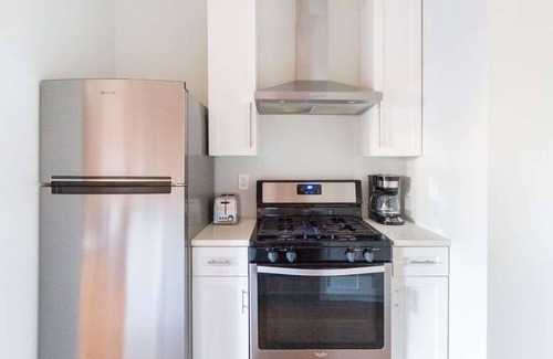 Federal Hill Apartment | Jennifer’s Warm & Welcoming Urban Getaway w/Deck