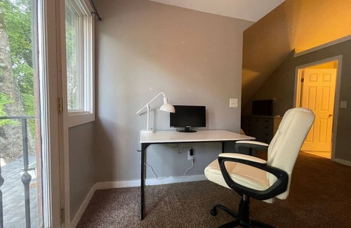 Knoxville House | Jennings · Downtown Knox! Walk to Food & Drinks + Fire Pit