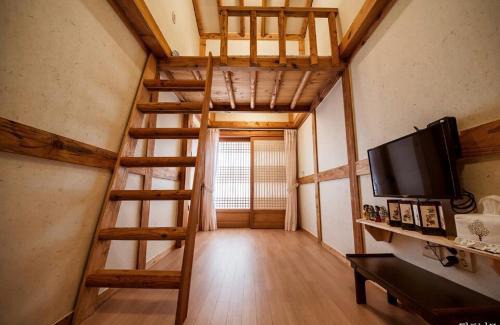 Jeonju House | Jeongga Hanok