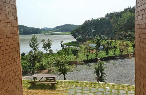 Wonbuk House | Jeongpo Pension