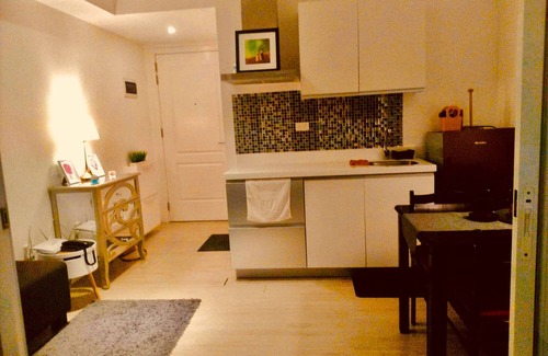 Taguig Condo | Jerixxz Place, Stay in Azure Beach