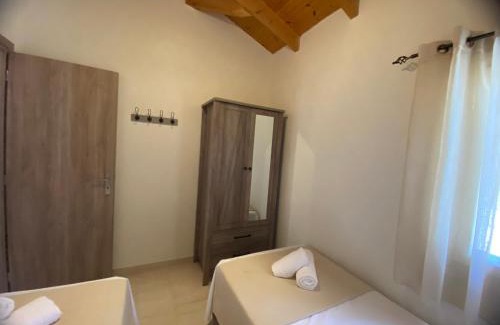 Frourion House | Jerrys House