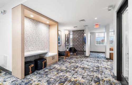 Hackensack River Waterfront Apartment | Jersey City's Best Enjoy Our Deluxe 1 Bedroom Condo Only 25 Minutes to NYC