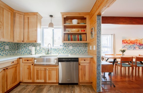 Highlands House | JerseyShoreGem. New Retro Cabana PRIME location near Beach NYCFerry, Restaurants