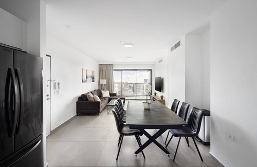 Nachlaot Apartment | Jerusalem 3 BDRM/2 BTHRM Savyon View