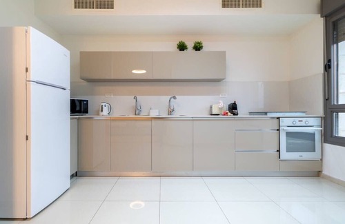 Jerusalem City Centre Apartment | Jerusalem Garden Hagan - Isrentals