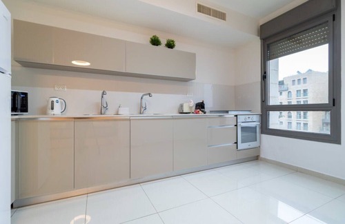 Jerusalem City Centre Apartment | Jerusalem Garden Hagan - Isrentals