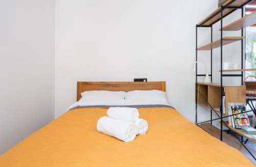 Zwierzyniec Apartment | Jesionowa Homely Apartment with Garden
