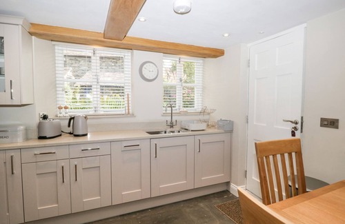 Hawkshead Cottage | JESSAMINE COTTAGE, family friendly, with a garden in Hawkshead