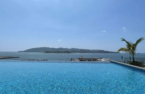Luyang Condo | Jesselton Quay is a Condominium in Kota Kinabalu Offering a Private Pool