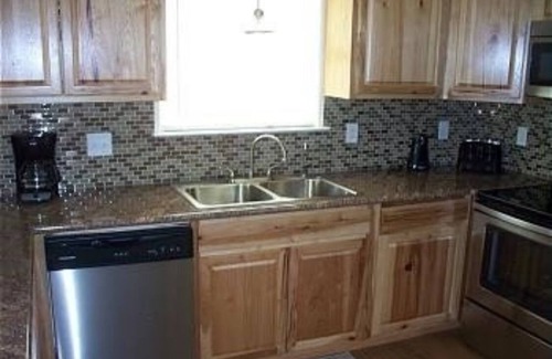 Surfside Beach House | Jetty Sunrise. Pets Welcome. Pedestrian Beach on SAND! New! By Park! Restaurants