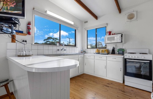 Nungurner House | Jetty View: Bellbird Cabin - Feel a sense of nature in this rural environment