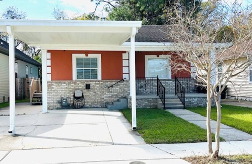 Dillard House | JEWEL OF GENTILLY-Cute Comfy 2bd 2bath sleeps 8, close to all the action